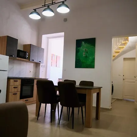 Netta Maltese Townhouse Nyaraló Sliema